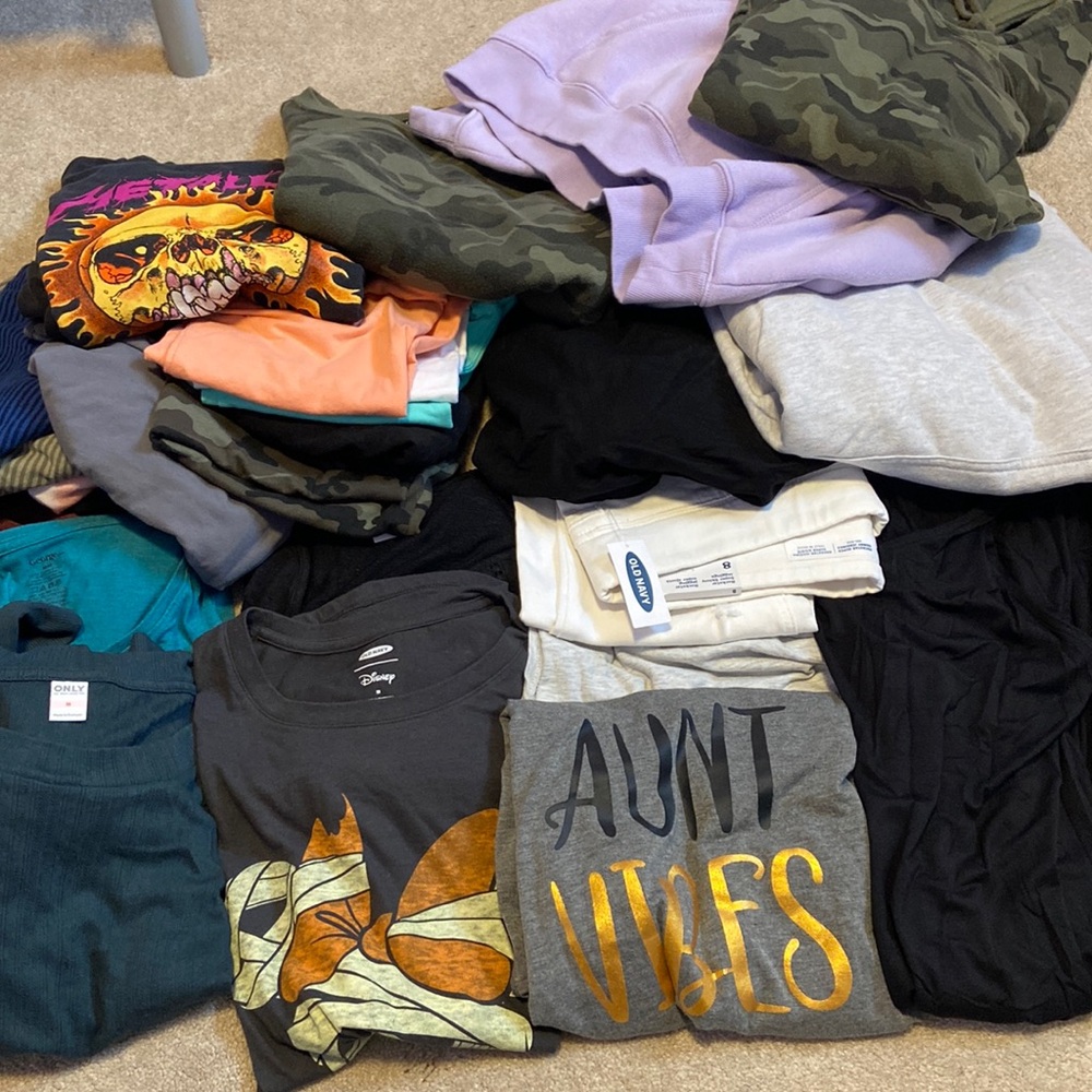 Mixed ladies medium lot- some with tags still